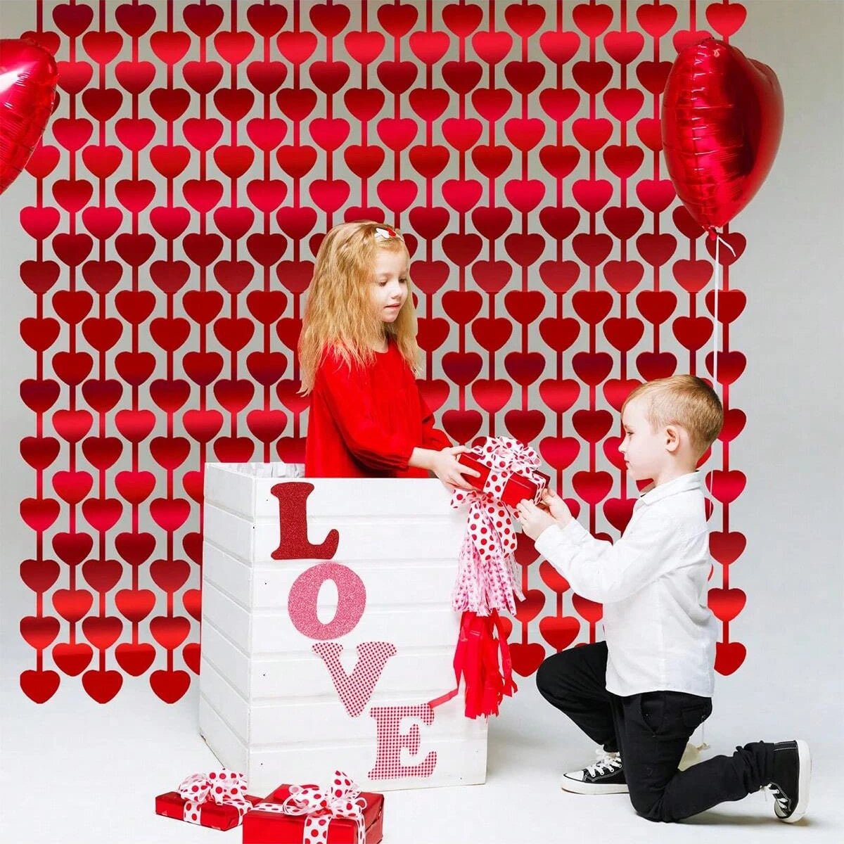 2 * 1 Red Love Rain Curtain tassel Valentine's Day, Engagement Wedding Anniversary Party, Birthday Party Background Decoration